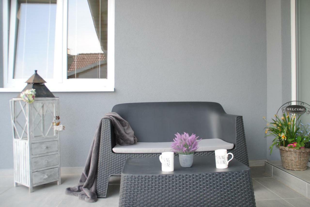 Apartman U Lesa Apartment Ratiskovice Exterior photo